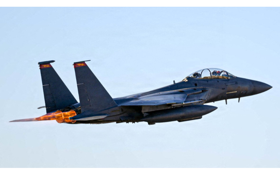 【更新】曾爆激烈交火！美F-15E飛官獲救離開伊朗　川普證實他平安無事