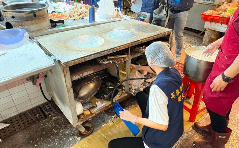 高市春捲食物中毒範圍擴大！受害者暴增至67人　衛生局勒令停業7天