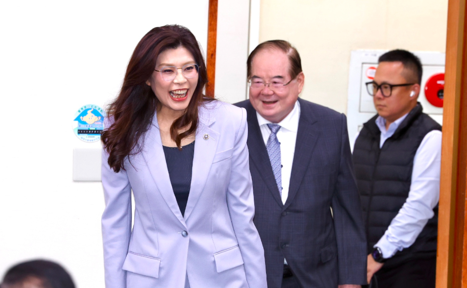 【顧爾德專欄】鄭麗文還沒見到習大就先躺平了