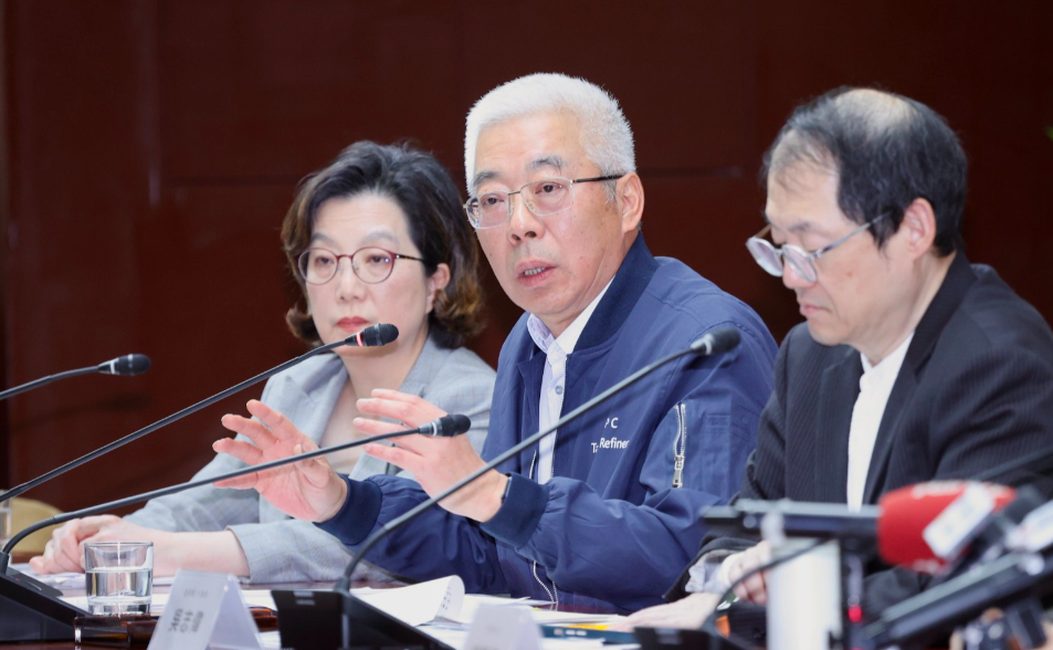 荷姆茲海峽又關？董座證實船東仍在觀望　中油已裝船200萬桶原油還卡在波斯灣