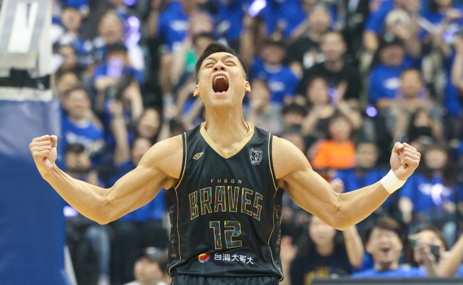 終究得靠啃老！賽前場均輸領航猿10.5分　林志傑引退賽砍21分終止對戰7連敗