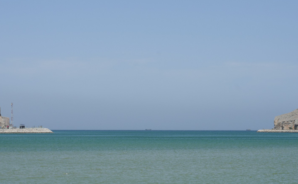 快訊／川普稱「開始清理荷姆茲海峽」　伊朗警告：美艦進入海峽30分內將被攻擊