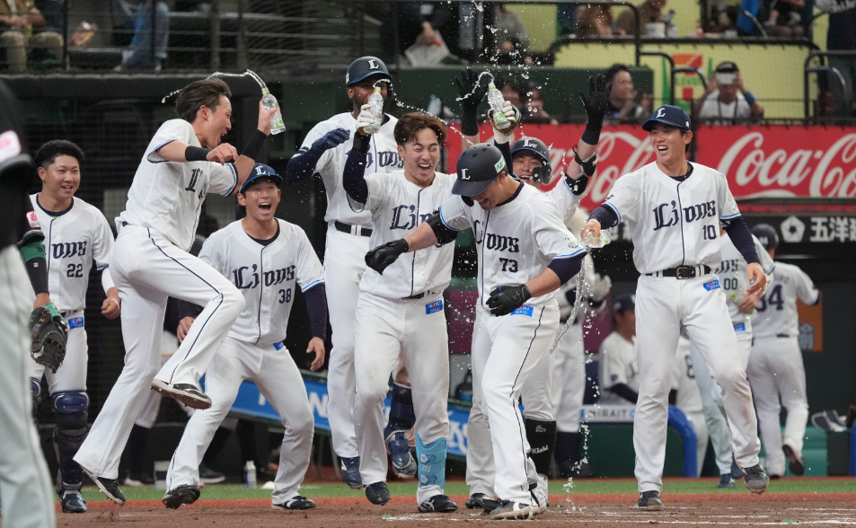 影／首轟就是再見轟！林安可延長賽陽春彈助西武2連勝羅德