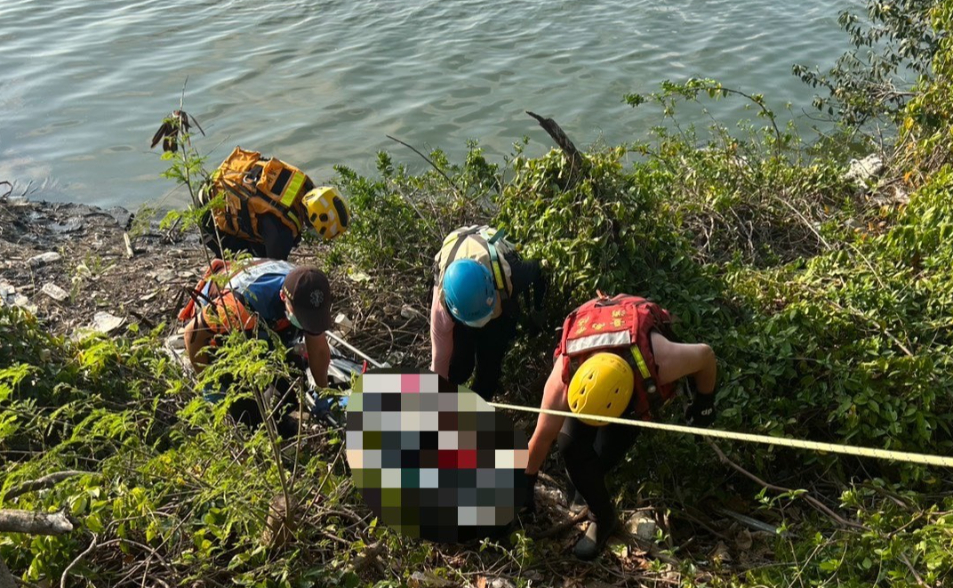 悚！嘉南大圳驚見2浮屍　身分曝「老翁偕失智妻散步」堤岸輪椅成關鍵