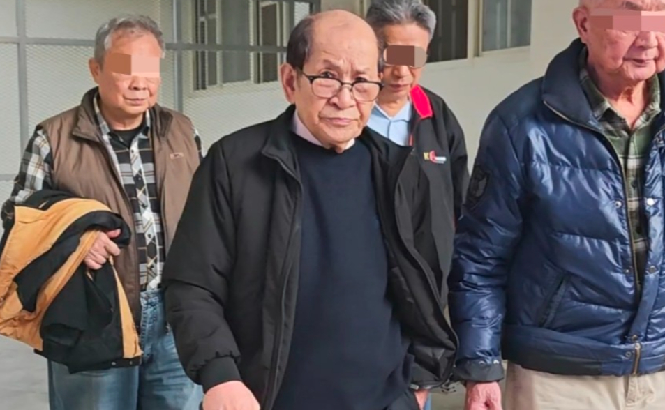 民進黨「創黨元老」家變！妻控「劈腿多女」又貪污坐牢   一審判准離婚