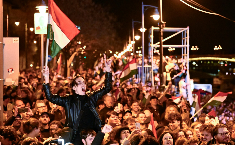 「我投票時就哭了」布達佩斯萬頭鑽動開露天趴　慶匈牙利變天