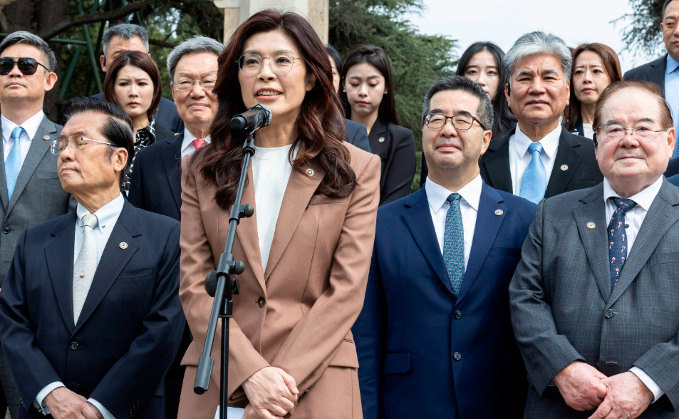 藍營自爆李乾龍遭監控！　警還原經過：他婉拒安檢、報案