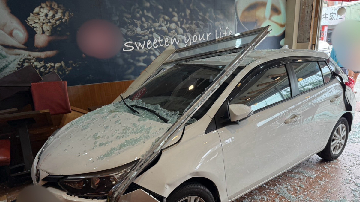 71歲駕駛肇事！開車衝進苗栗85度C　撞死吃早餐男客