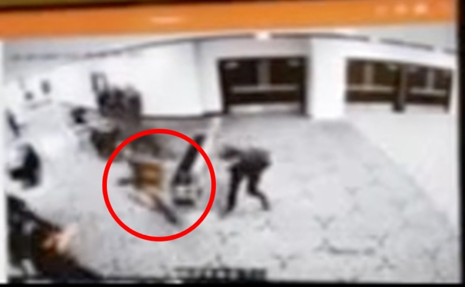 連環圖曝「孤狼」衝刺4秒突破封鎖線　川普：他看起來很邪惡