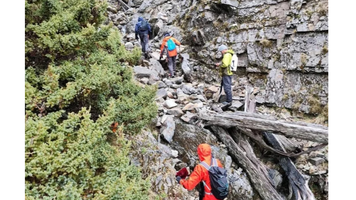 憾！女山友獨攀雪山失聯第17天　今尋獲遺體「卡200公尺峭壁」待下山