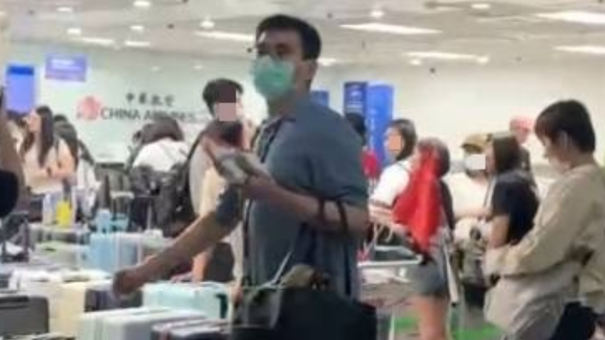 不敢帶女大生！？趙建銘「換咖飛越南」　現身機場沒女伴、閃躲0回應
