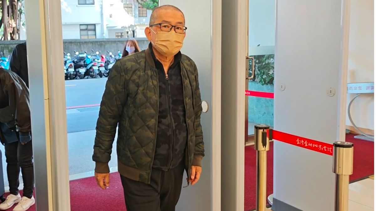調查官收「500萬水果盒」判關12年！拚再審辯「大老闆空手進來」法院打臉