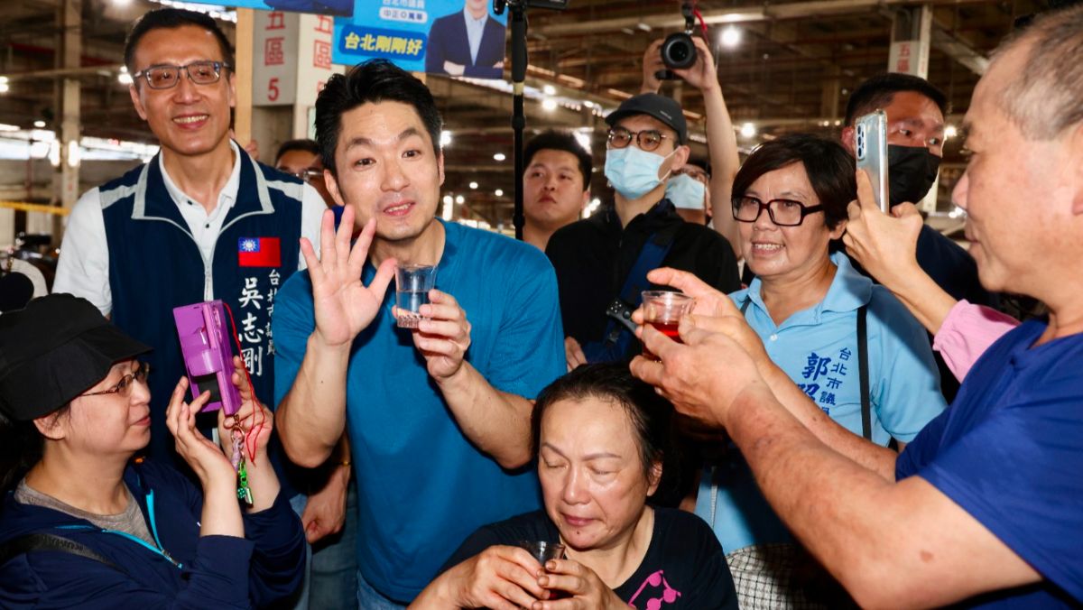 蔣萬安「勿拿美沙冬遮掩」遭抨雙標！　臉書33.2萬則留言灌爆
