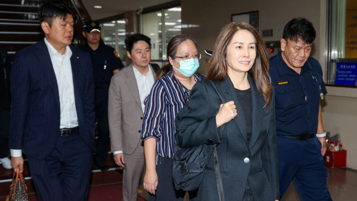 王牌律師團出馬！高金素梅要傳「落跑帳房」作證   法官洩心聲：好希望他能來